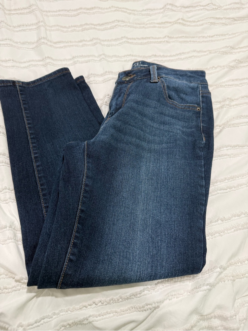 Classic Dark Blue Womens Jeans - Comfortable Mid-Rise Straight
